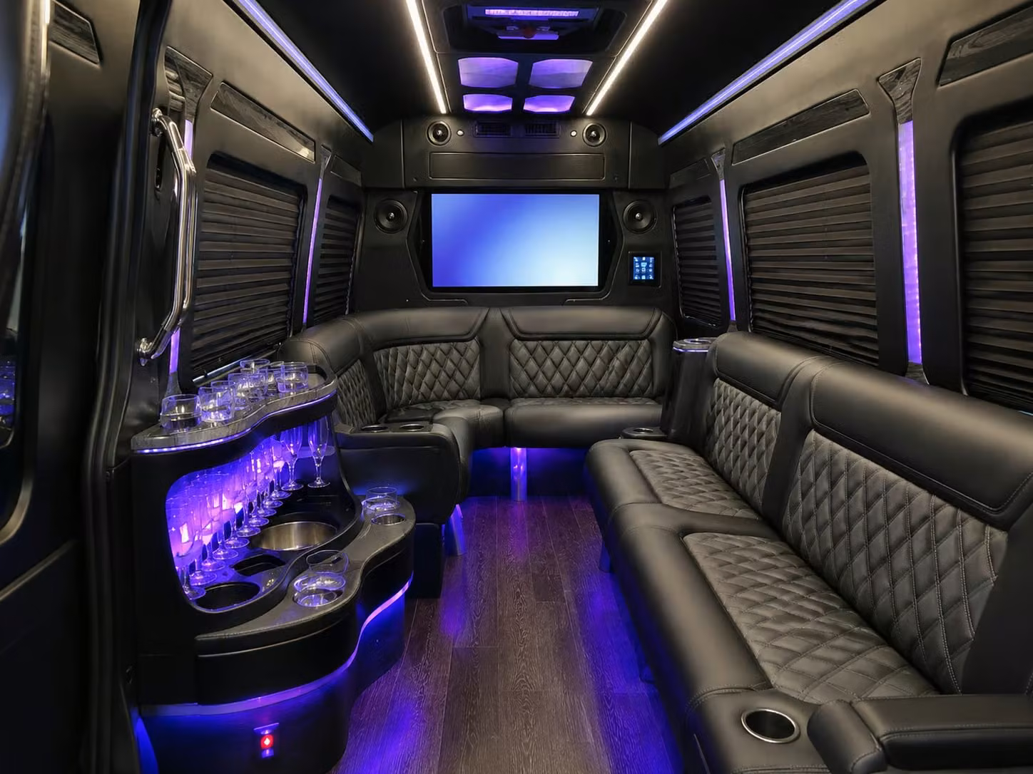 a private field trip bus rental in tucson keeps every student safe together and on schedule