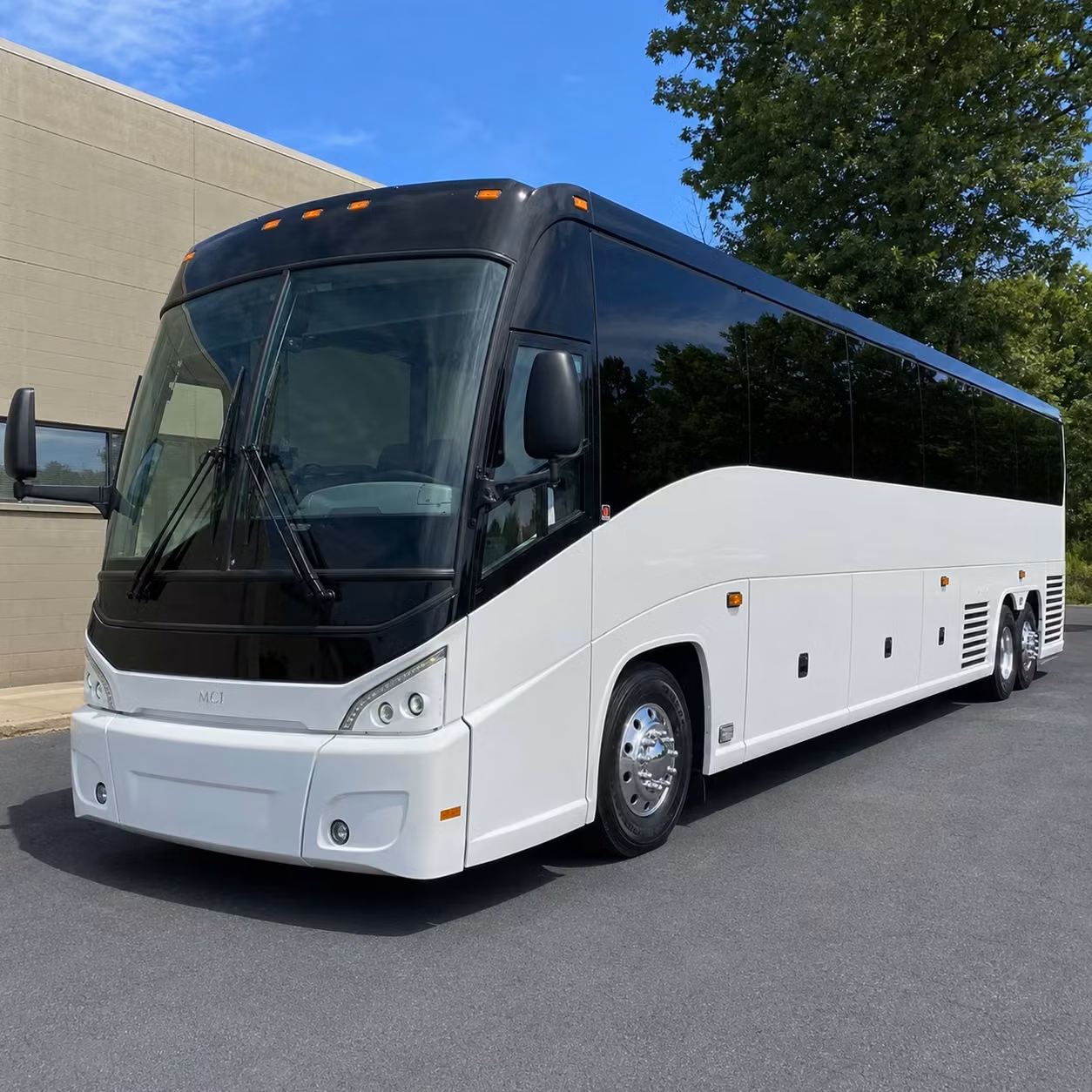 multi day bus rentals for tucson groups heading to las vegas los angeles and beyond