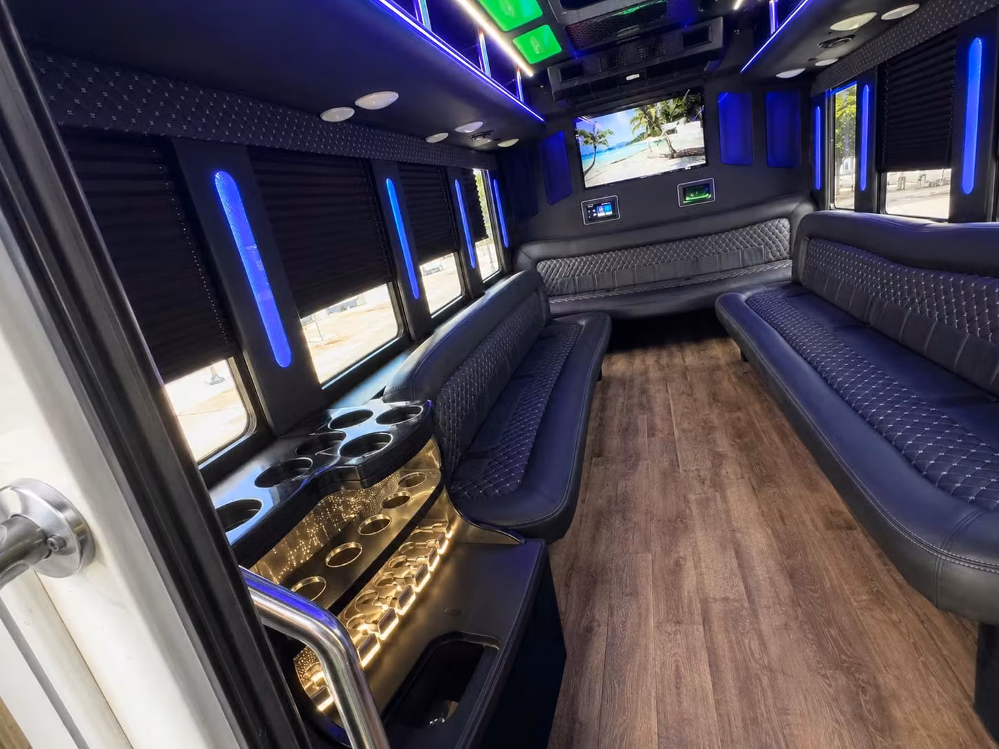 party buses for desert diamond amphitheater and outdoor show season in tucson
